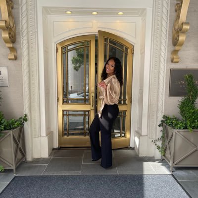 houseofwyatt_'s profile picture. #HoustonRealtor :: Wine Connoisseur :: Pisces :: MPA :: Yellin' out Geaux Tigers