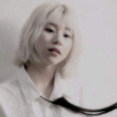 chaerixt's profile picture. Strawberry kisses taste so good so sweet.