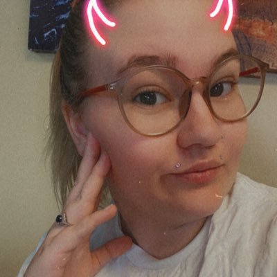 AussieLizarraga's profile picture. Wife and mother ❤️