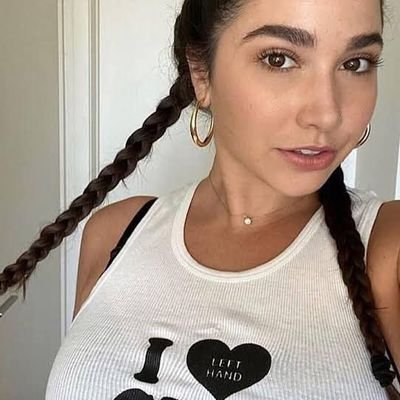 Amanda85570989's profile picture. Gentle and loyal to everyone and need a friend to chat with ❤️😍♥️♥️