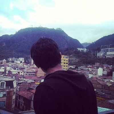 Mercaderista, Músico,cantante de las bajas pasiones!