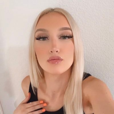 nat_showers's profile picture. 