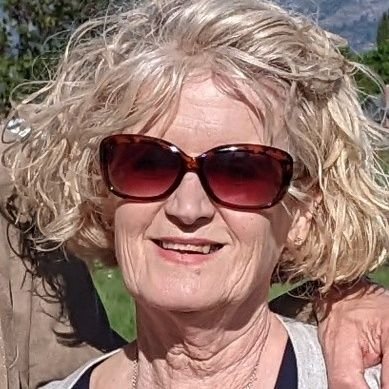 I'm a gardener & cook so my garden & potager are my favourite places. Mother of sons. Love crochet,great food & faffing.