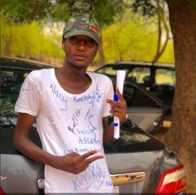 makaranta000's profile picture. 