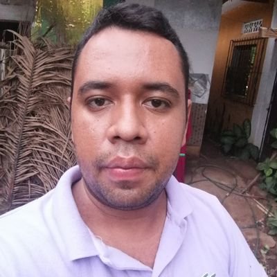 Tengo 25 años de edad. Soy Contador público del TECNMX (Campus Costa Chica). (Soltero)