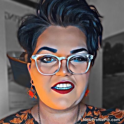 Lesbian mom of 3 girls :) Strong believer that laughter is the best medicine..Rosie O’Donnell impersonator.
