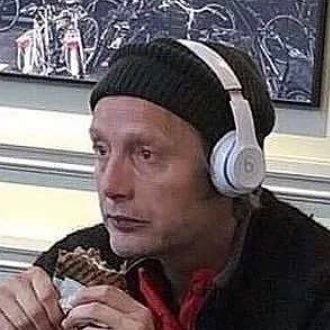 grinchcore's profile picture. 