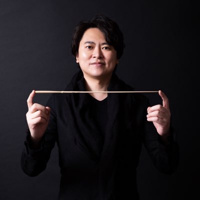 Orchestra Ensemble Kanazawa Conductor、東京コンサーツ所属、 東京音楽大学指揮科特任講師、東京音楽大学指揮科卒業、青森県八戸市出身。