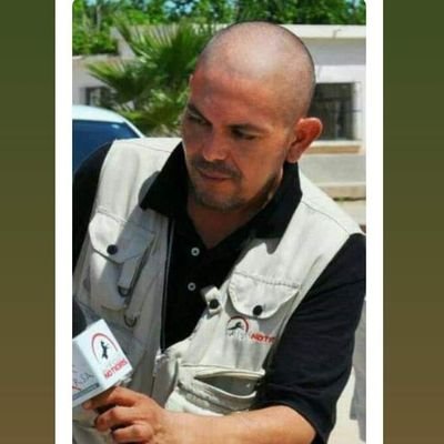 Reportero independiente de Hermosillo sonora interesado en ser enlace entre la problematica social y la posible solucion...