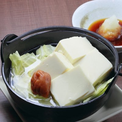 三十路になってから沼にはまったお豆腐です。中華BLが入り口となり、韓国→日本と逆輸入型で腐りました。日々摂取した作品についての妄言とシンプルな妄想を呟きます。ぷろおれにて虹創作童貞を捨てました。時に餃子を包みます。お手柔らかに…そし垢:@hongdofu