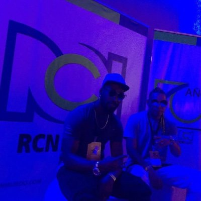 SOMOS UNA AGRUPACION DE GENERO URBANO CON UNA VARIA DE RITMOS COMO REGGAETON,DANCESOUL,TRAP