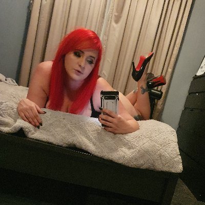 5'4 Busty red head with a 🌶 site

Looking to do more custom content.
Kink + Fetish friendly.