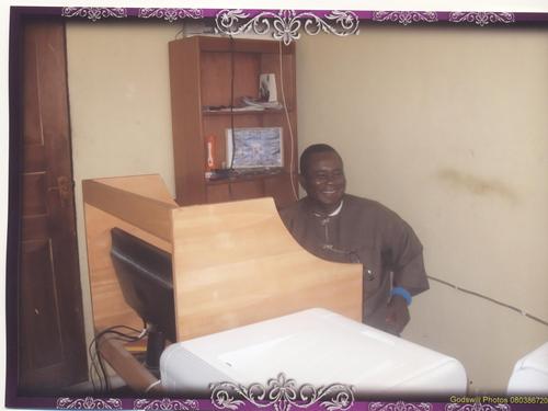 Barimato's profile picture. A businessman that is into Computers and am based in Port Harcourt. I like walking,good films, r&b, hip-hop, reggae. Am into a relationship with a fine lady.