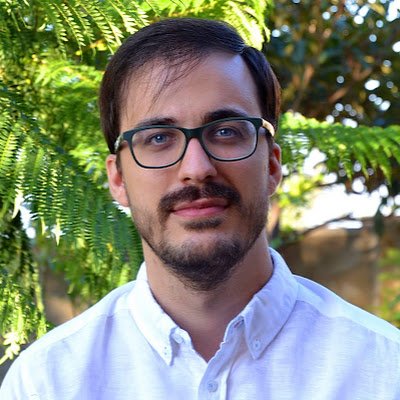 Paleontólogo y profesor de Biología y Geología. Seguidor Valencia CF