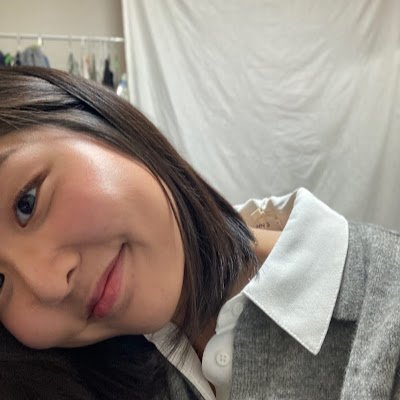 swanish_wave's profile picture. Graduate student for Play Therapy