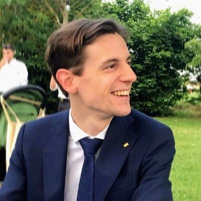 28 | PhD in Astrophysics | From Milan 🇮🇹 now in the UK 🇬🇧 | Travel fanatic, Opera and cinema lover |