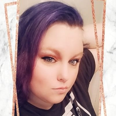 Tifferbelle86's profile picture. 38... Floridian...Huge Gators and Cowboys fan...