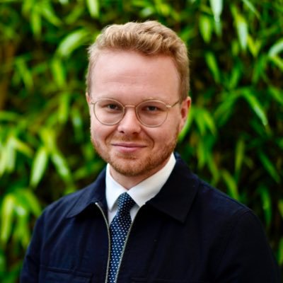 Press- och kommunikationssamordnare och strateg för Miljöpartiet i EU-parlamentet. Djuu