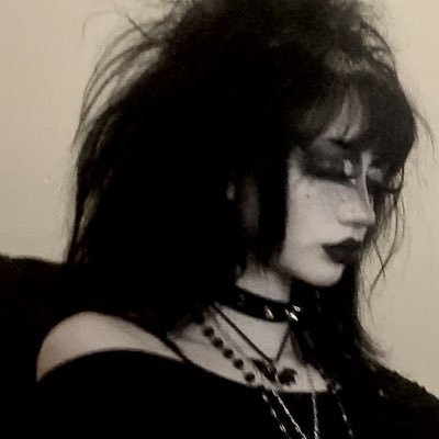 daily pics of goth/grunge girls, I don’t own any pictures, I also don’t care about what you consider goth