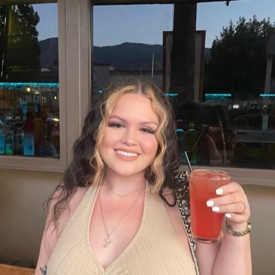 CSUSB ALUMNA •Thank God & Gucci• 🧘🏻♀️• LLTANK & Daddy🤍🕊• Bodied by Mads•