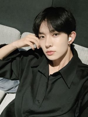 wyne_ne's profile picture. Kalo lapar,,,makan
Kalo haus,,,minum
Kali mau punya uang,  ya kerja, bukan ngutang!!!