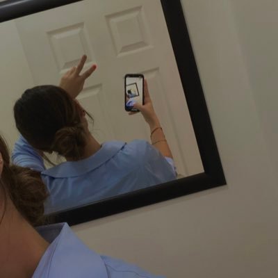 VIMC2001's profile picture. Yo solo me dejo llevar de tu sonrisa…