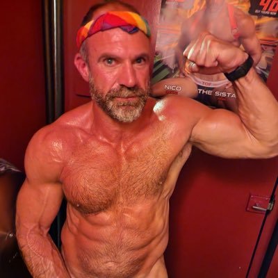 Winner Newcomer of the Year 2023 Grabby EU 🥇 / Musclar daddy always up for hot collabs or wrestling sessions! DM me 😍😈🤼