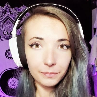 Youtube & Twitch Partner https://t.co/8WhqVP74xm 💜 Business: hailheidihere@gmail.com