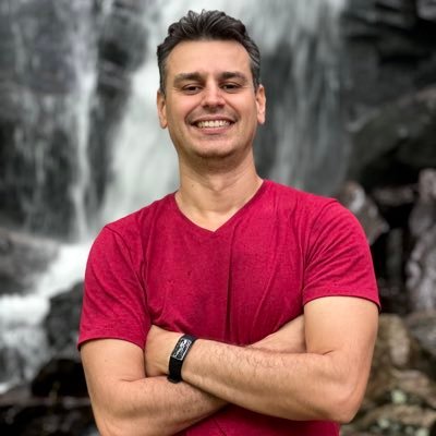 sergiopenteado's profile picture. Azure Cloud Administrator 🇨🇦🇧🇷
