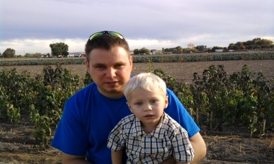 I am a single daddy to the best boy he is 4 and full of energy! I have been in the Idaho Air National guard for 7 years. Im working at ICC. GO BSU! GO BIG BLUE!