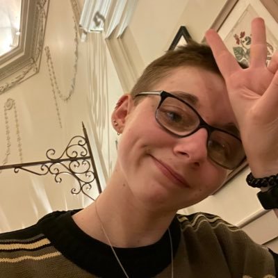 23 | Uni of Bath Graduate | Pharmacist | Devon Based | Anxious and Autistic | Save the Bees