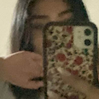 nailealeilany's profile picture. she/her