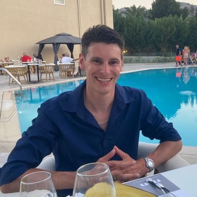 watchmeeazley's profile picture. Just here to enjoy the tweets. Have a nice day