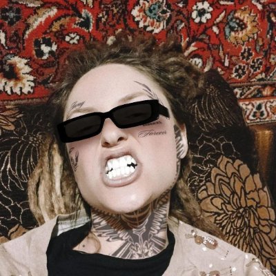 KlevecHammer's profile picture. Злюка-бобер та підстаркувате дівчисько в одній особі.