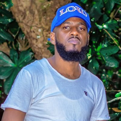 BonguLwazi4's profile picture. It's all around the corner 🍾