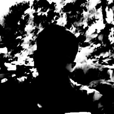 smrtdmmnt's profile picture. 🏳️‍🌈| 24 | Študent konzultující svůj život s těmi internety