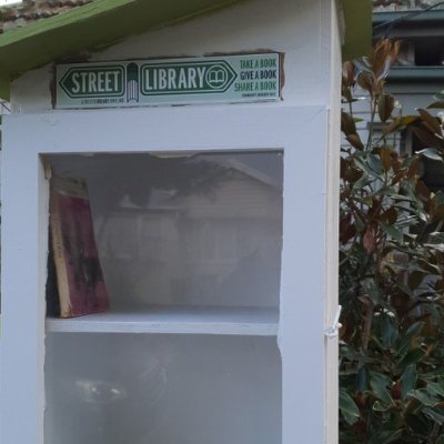 I'm a tweetin street library in Showers St, Preston, Melbourne, Australia.  If you're walking in Showers St, take a book, leave a book, you know the drill.