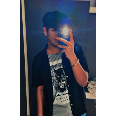 KaranDugar9's profile picture. felix felicis ✨ i peak out at 4 a.m.