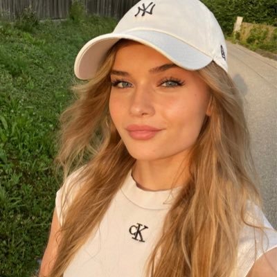 thatsvroni's profile picture. Athlete, LMU law student ⚖️