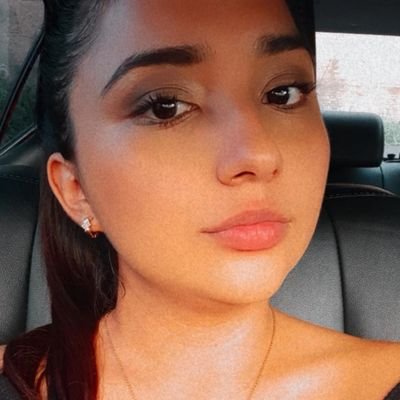 elenabearv's profile picture. ♥