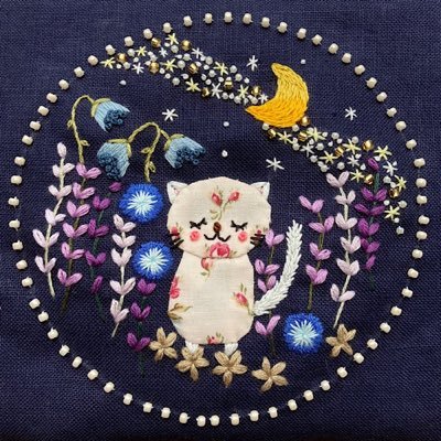 刺繍作家:下田あき オリジナルの水彩、アクリル絵をもとに、刺繍をしています。 embroidery artist