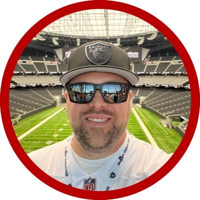 Host of @FantasyKnockout Fantasy Football Show. Proud father, devoted husband. Passionate about God, Family, Dodgers, Raiders and #FantasyFootball.