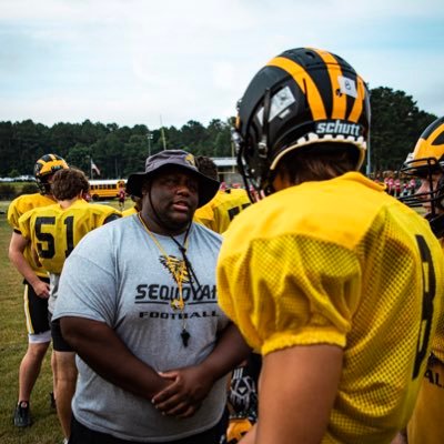 Assistant coach for @SequoyahChiefs and @SequoyahHoops B.E.S.T “Greatness isn’t for the chosen few. Greatness is for the few who choose.”