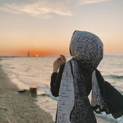 Rose62773792's profile picture. ‏على نيتي أعيش و على الله توفيقي