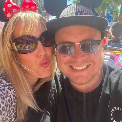 Store Manager at Bradfords carpets & beds, daddy to belle & beau, husband to Helen !! avid derby county fan, love family and friends & holidays