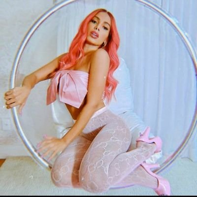 AnaClar85337783's profile picture. VERSIONS OF ME

😜💃🏻🔥🤍