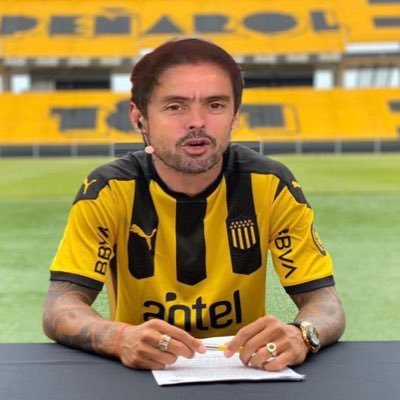 Periodista deportivo cubriendo al Club Atlético Peñarol. ESPN, FOX SPORTS ARGENTINA.