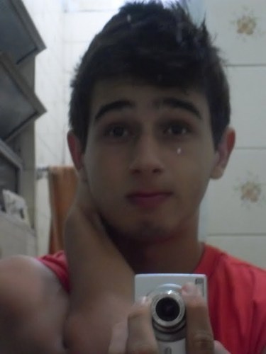 A gente se fode. A gente chora. A gente sofre. Mas a gente amadurece, a gente aprende e a gente cresce.