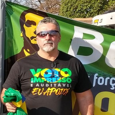 robsondcarneiro's profile picture. Optometrista, Bolsonarista, Armamentista, Anticomunista, Tricolor. Deus, Pátria, família. Vamos juntos libertar nossos filhos e nosso país. 🇧🇷🇧🇷🇧🇷🇧🇷