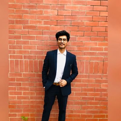 NayanMeenaa's profile picture. Peace ☮️